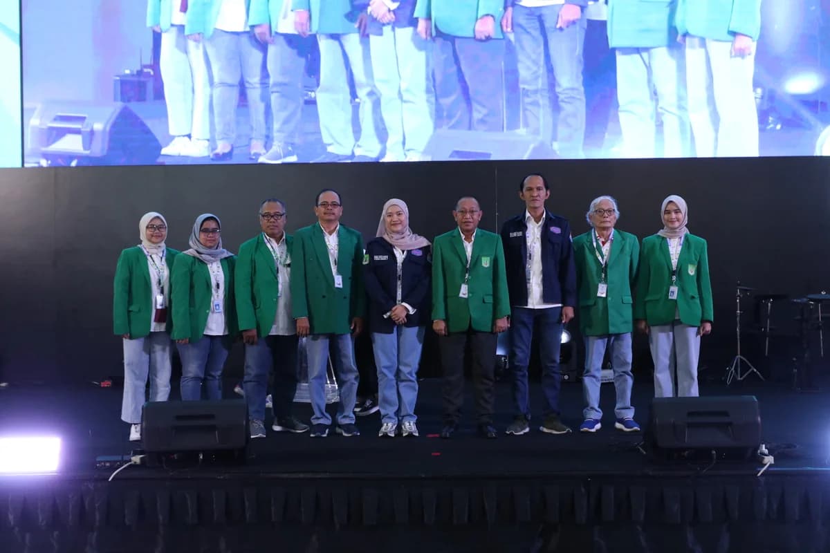 Distinguished Guests